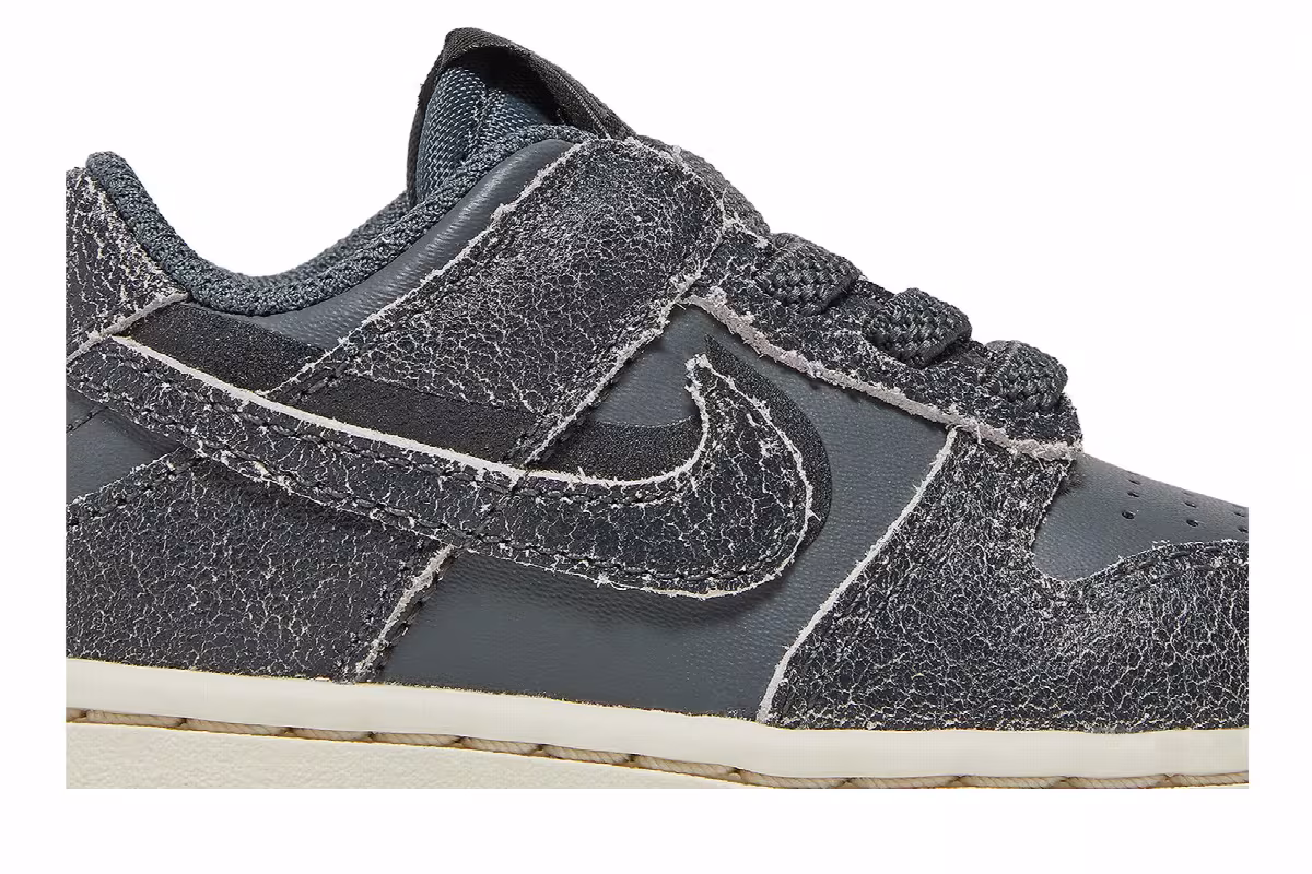 Nike Dunk Low SE TD Halloween - Cauldron, view 3