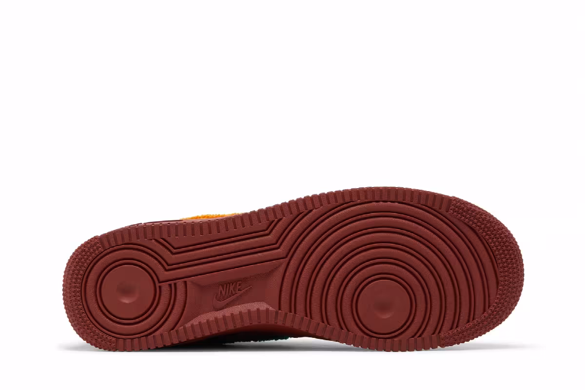 Nike Air Force 1 Low La Familia, view 5