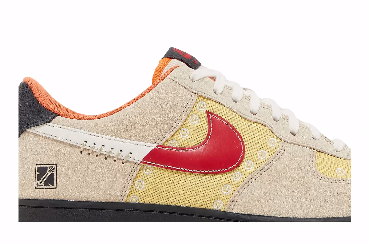 Nike Air Force 1 Somos Familia, view 3