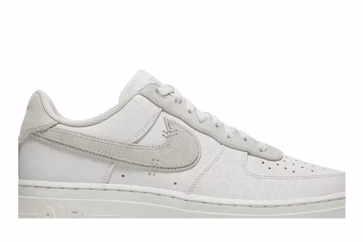 Nike Air Force 1 Luxe Triple White, view 3