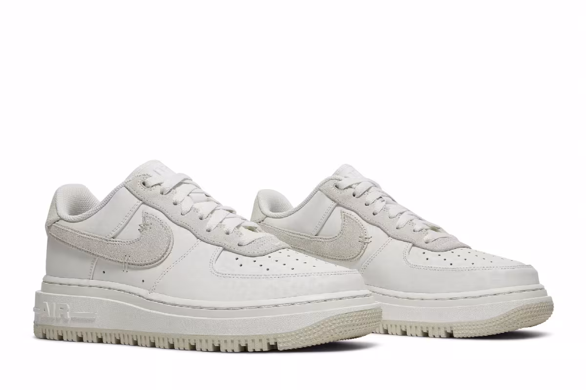 Nike Air Force 1 Luxe Triple White, view 9