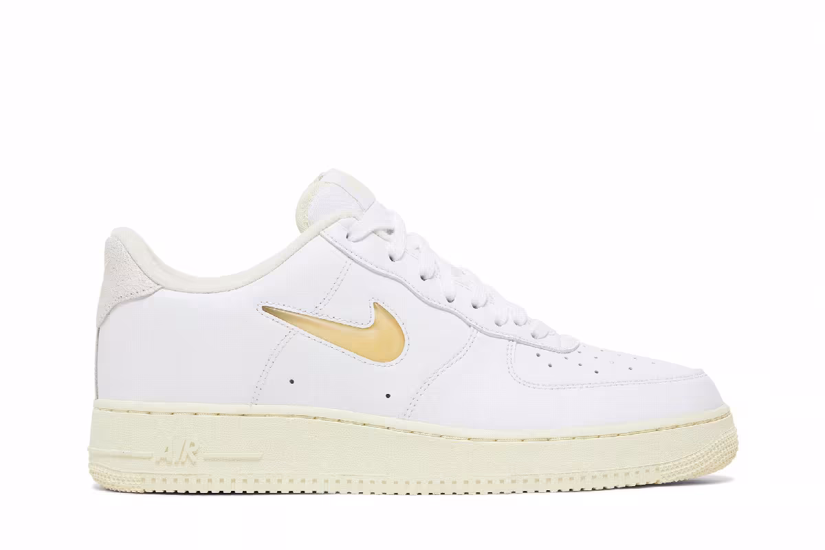 Nike Air Force 1 Pale Vanilla, view 2