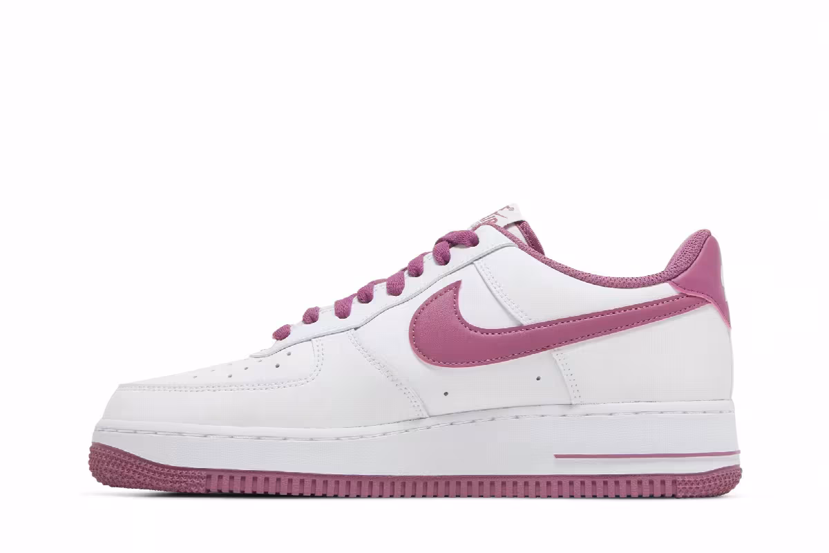Nike Air Force 1 Light Bordeaux, view 4