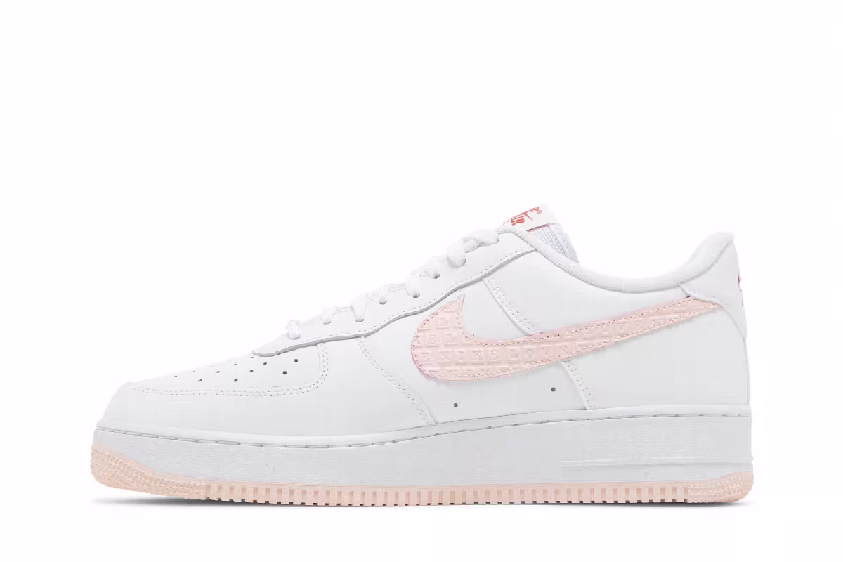 Nike Air Force 1 Valentine's Day 2022, view 4