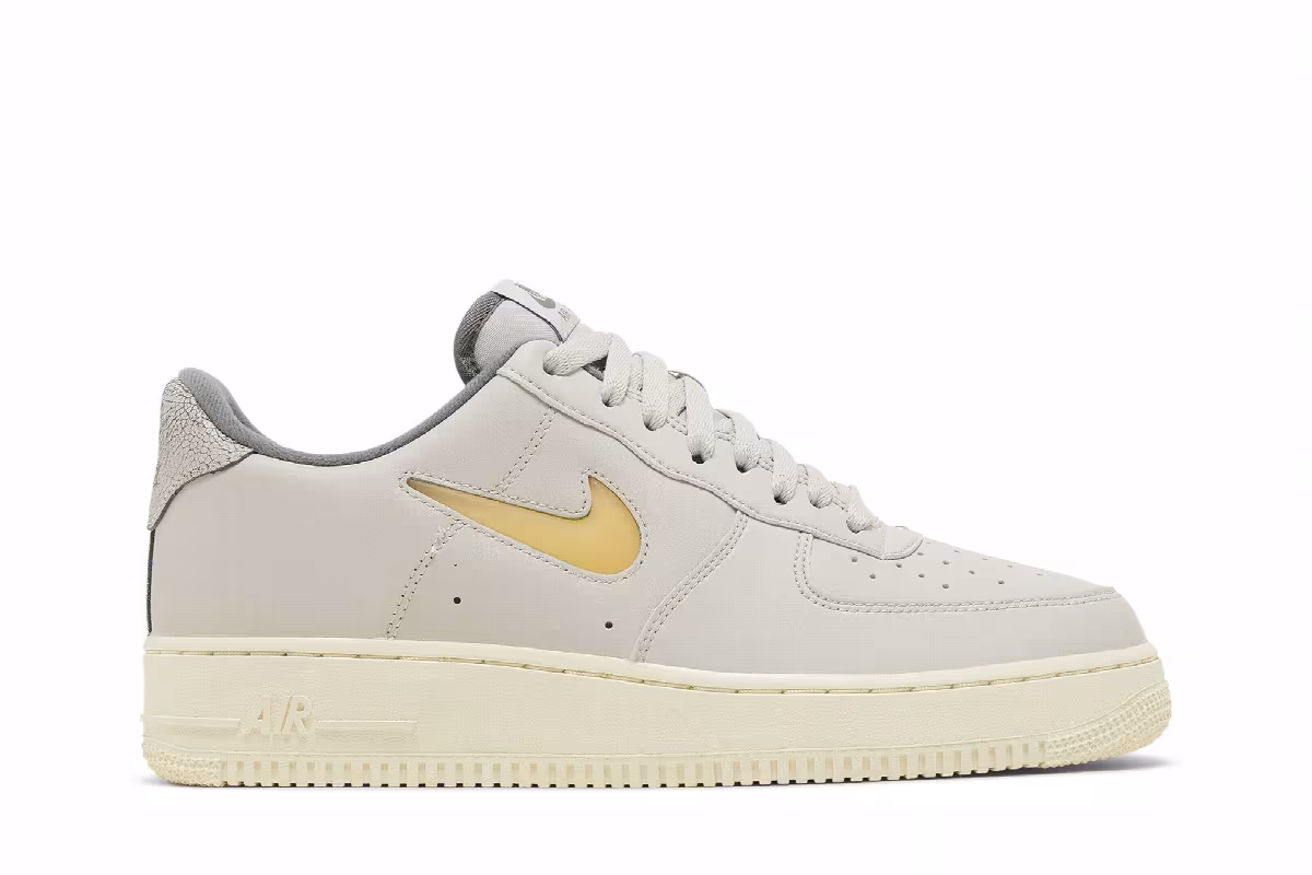 Nike Air Force 1 Light Bone, view 2