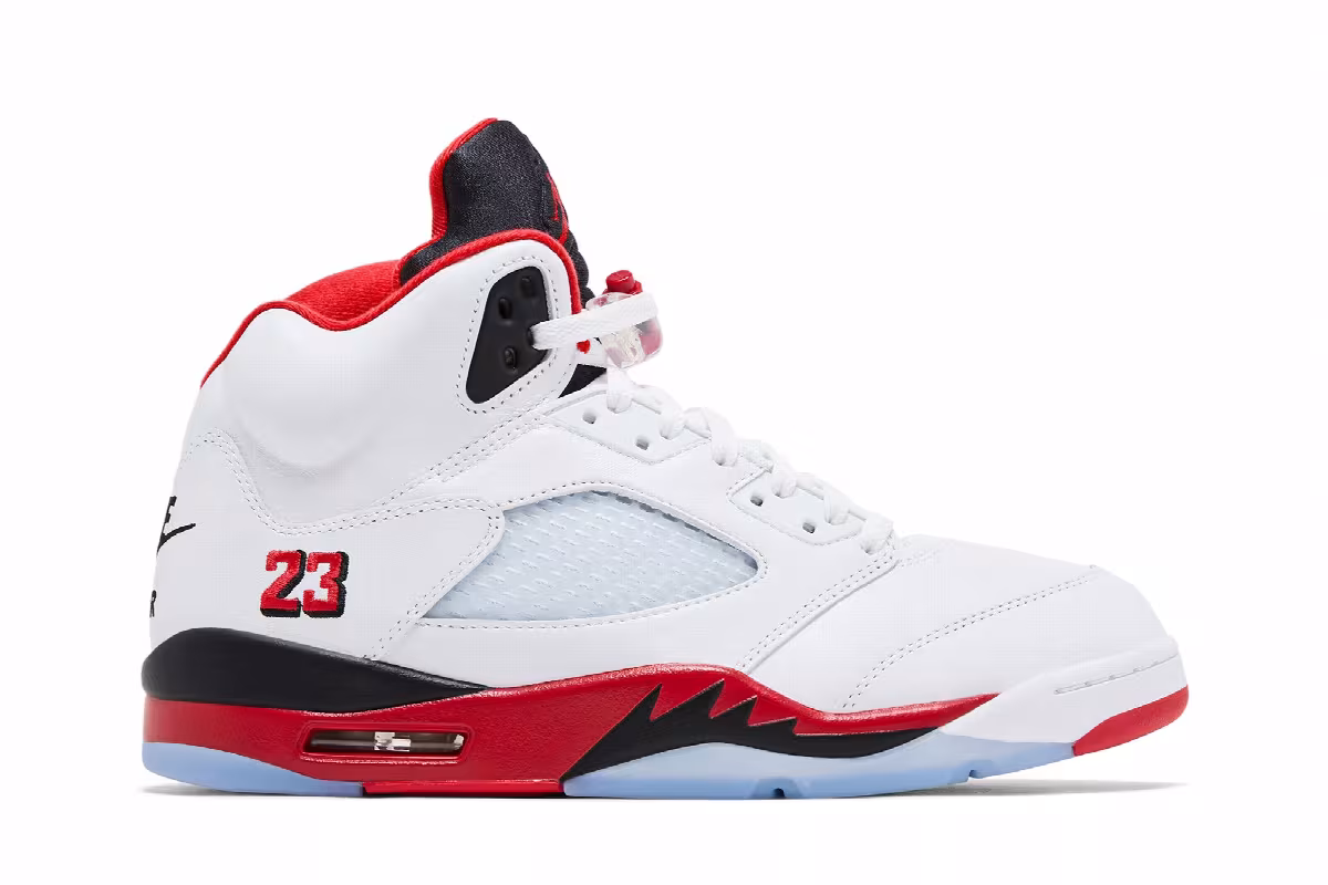 Air Jordan 5 Fire Red 2025, view 2