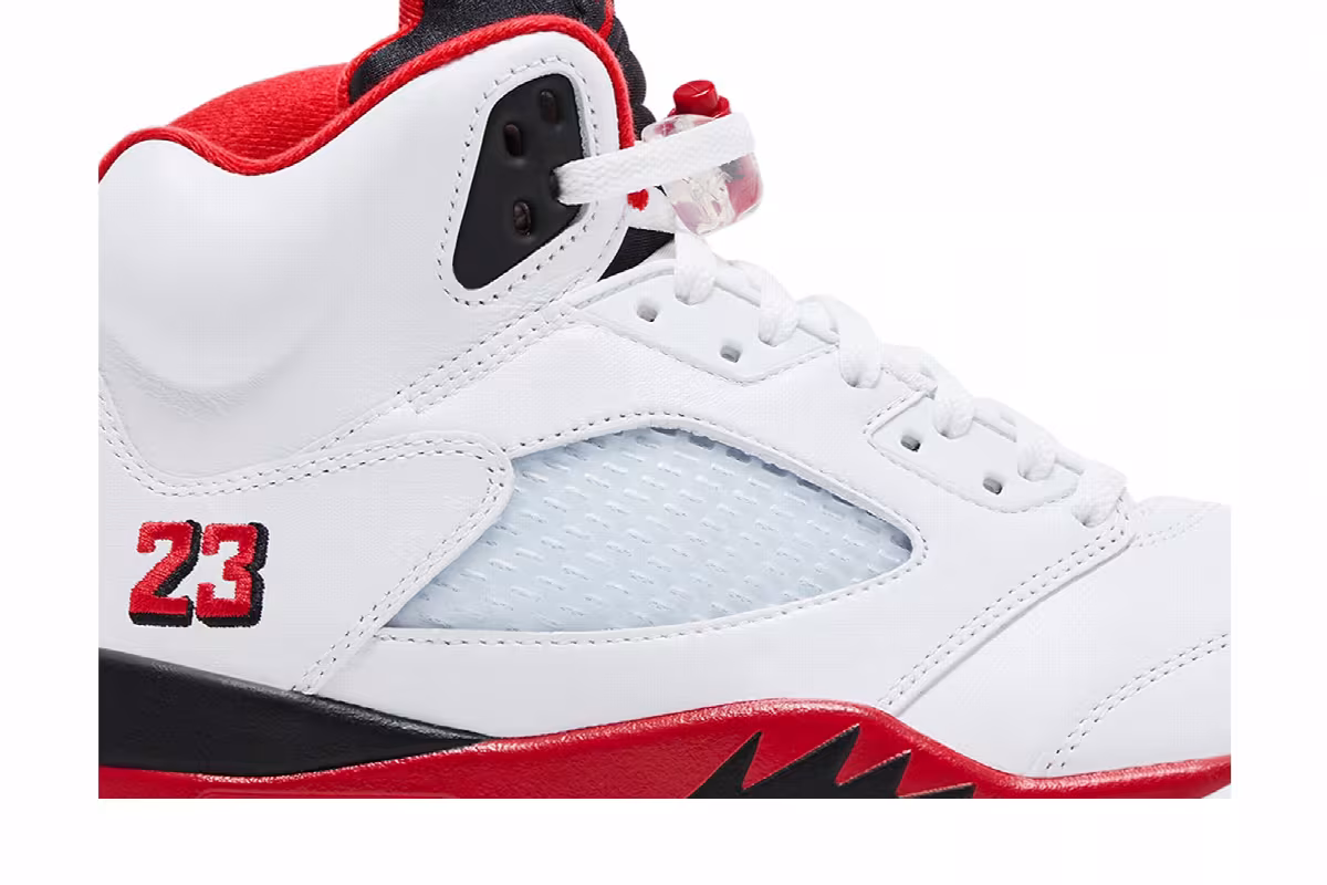 Air Jordan 5 Fire Red 2025, view 3