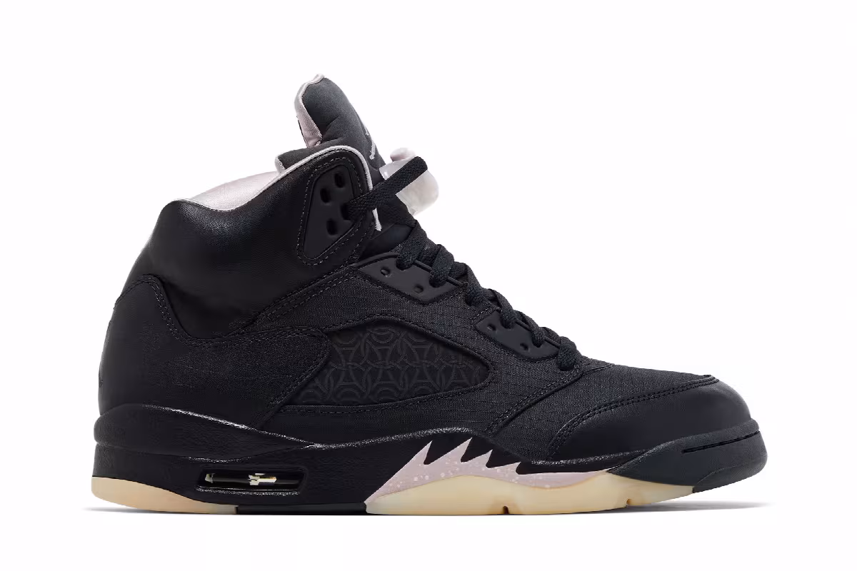 Paris Saint-Germain x Air Jordan 5 Off Noir, view 2