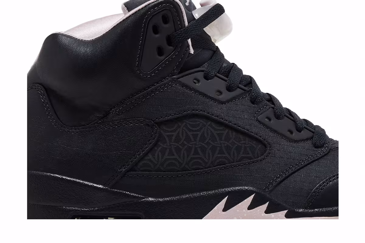 Paris Saint-Germain x Air Jordan 5 Off Noir, view 3