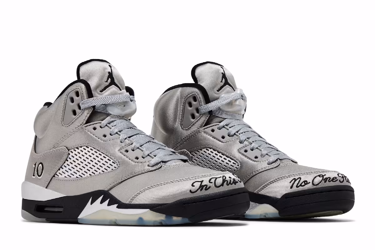 Women's Air Jordan 5 Wings, view 9