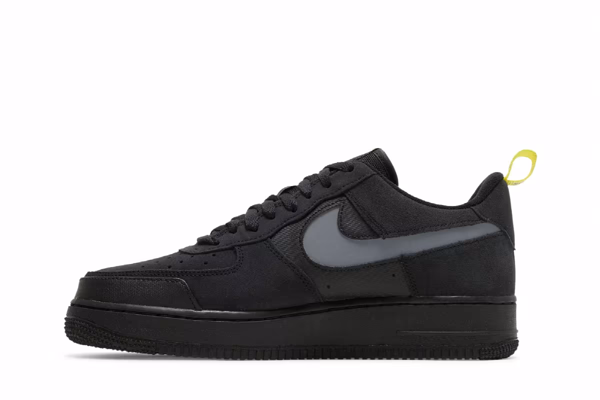 Nike Air Force 1 Low Cut Out Swoosh - Black, view 4