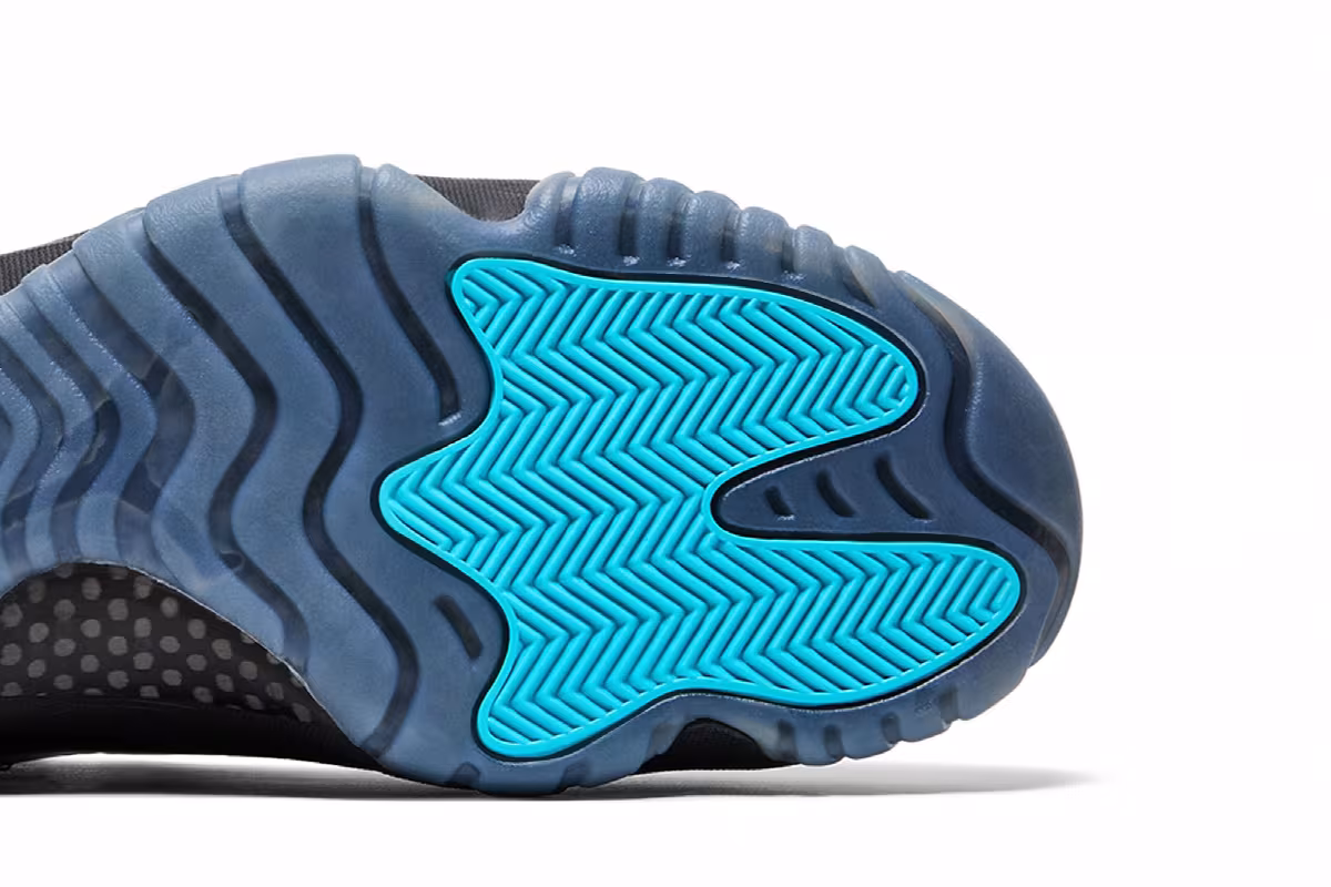 Air Jordan 11 Gamma Blue 2025, view 6