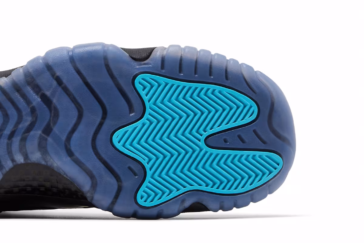 Air Jordan 11 GS Gamma Blue 2025, view 6