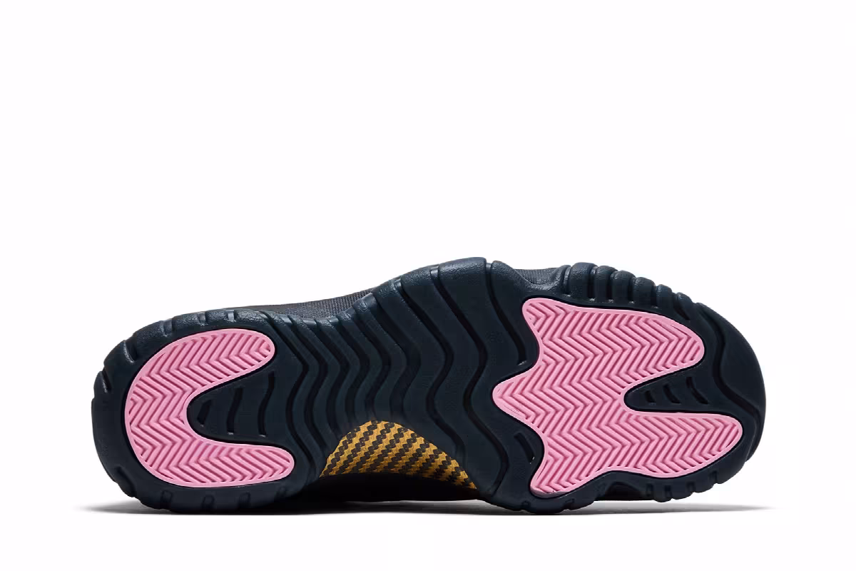 Air Jordan 11 Mojave, view 5