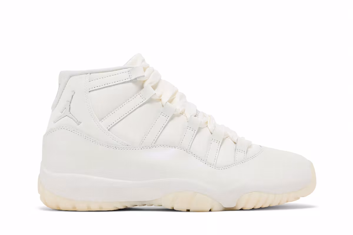 Women's Air Jordan 11 Grand Finale, view 2