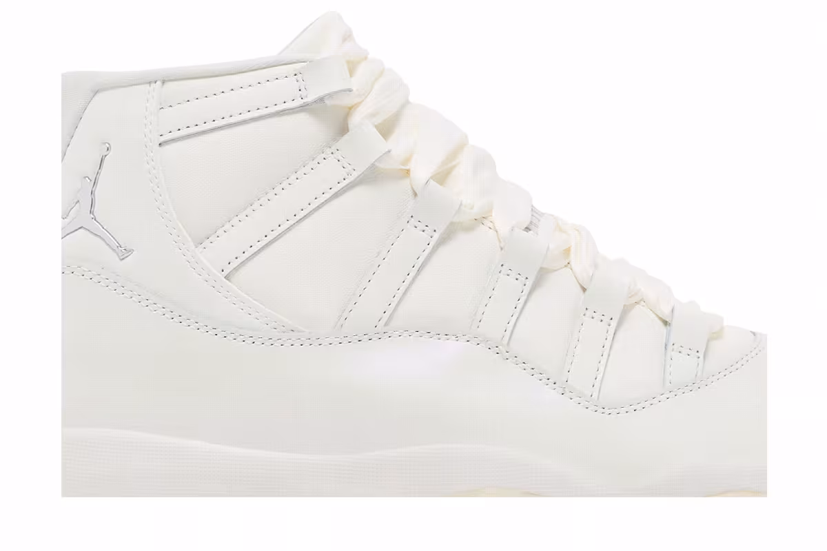Women's Air Jordan 11 Grand Finale, view 3