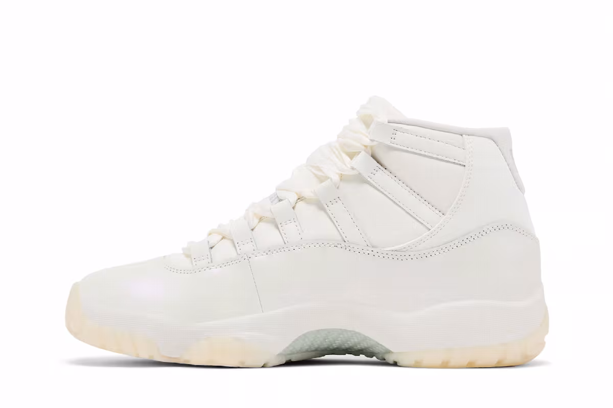 Women's Air Jordan 11 Grand Finale, view 4