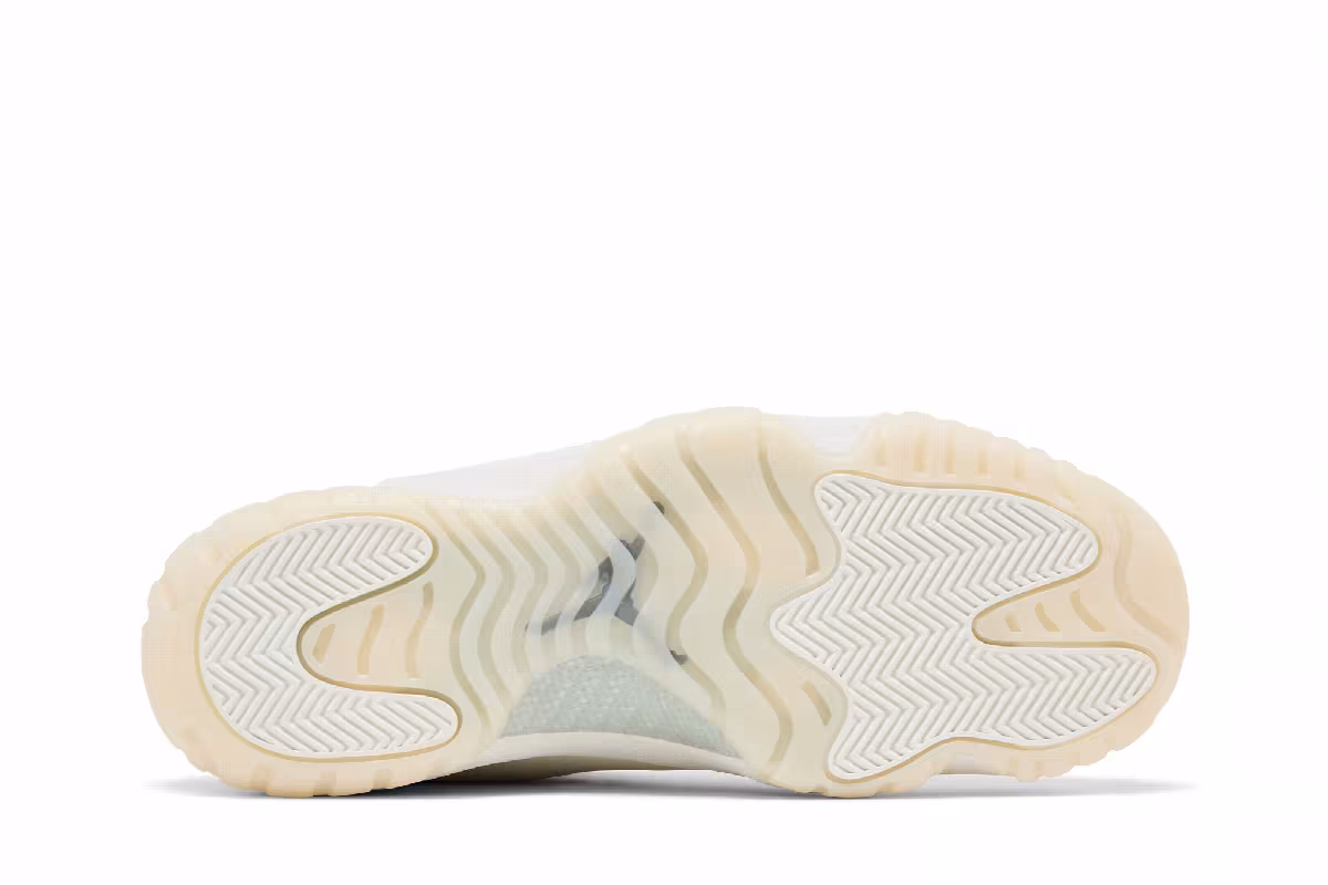 Women's Air Jordan 11 Grand Finale, view 5