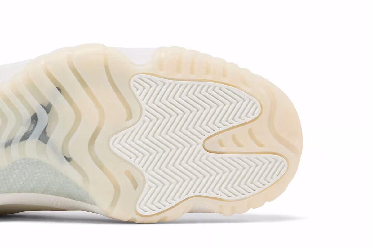 Women's Air Jordan 11 Grand Finale, view 6