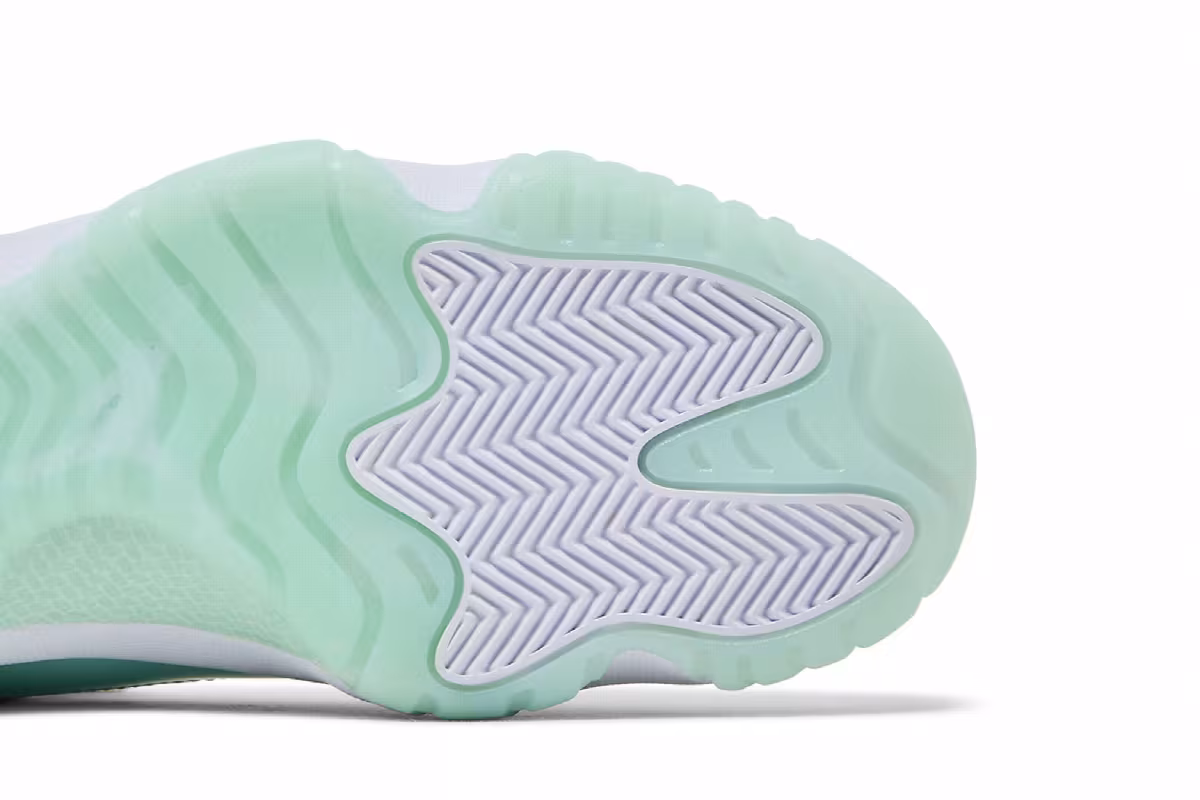 Women's Air Jordan 11 Low Igloo, view 6