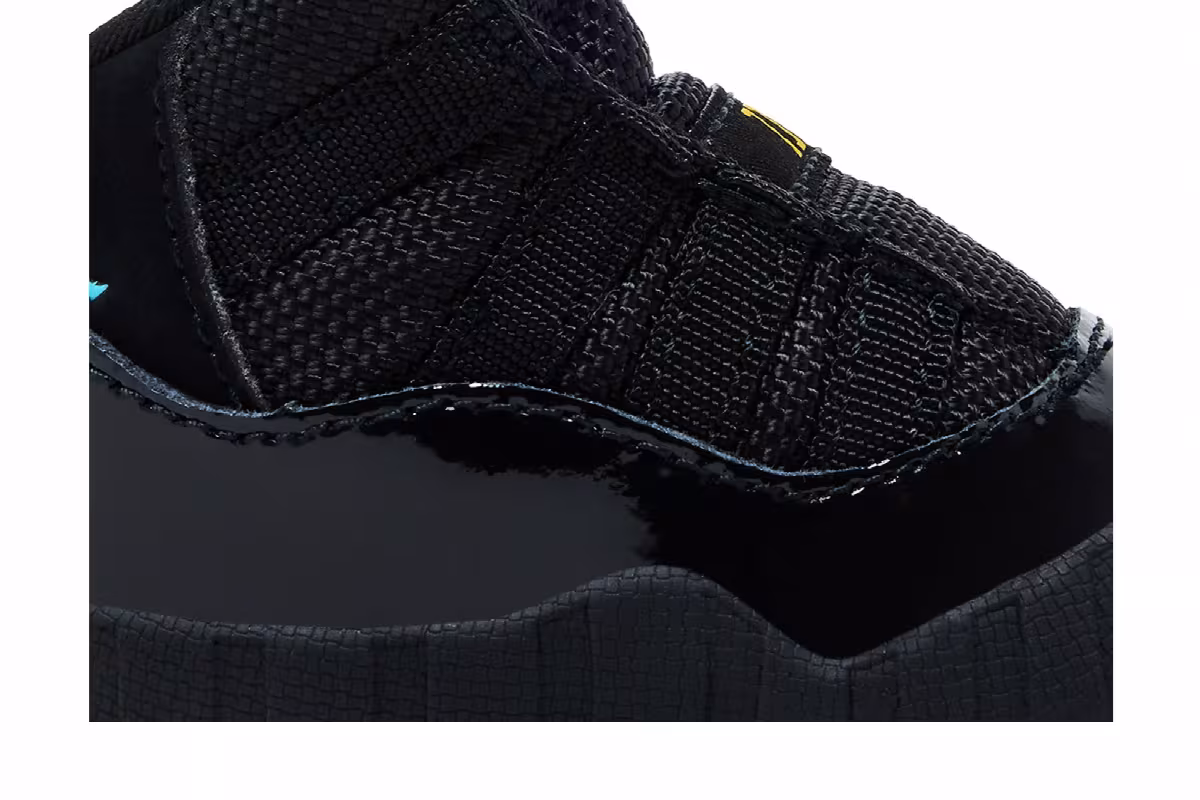 Air Jordan 11 Crib Bootie Gamma Blue, view 3