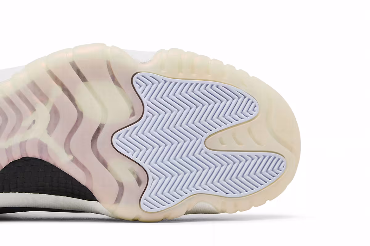 Air Jordan 11 Low Year of the Snake, view 6