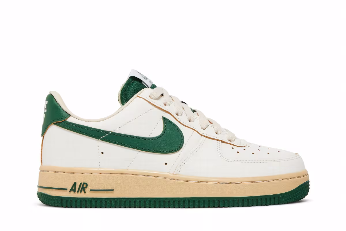 Nike Women's Air Force 1 Low Gorge Green, view 2