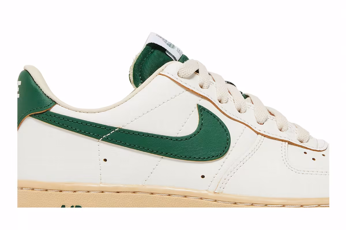 Nike Women's Air Force 1 Low Gorge Green, view 3
