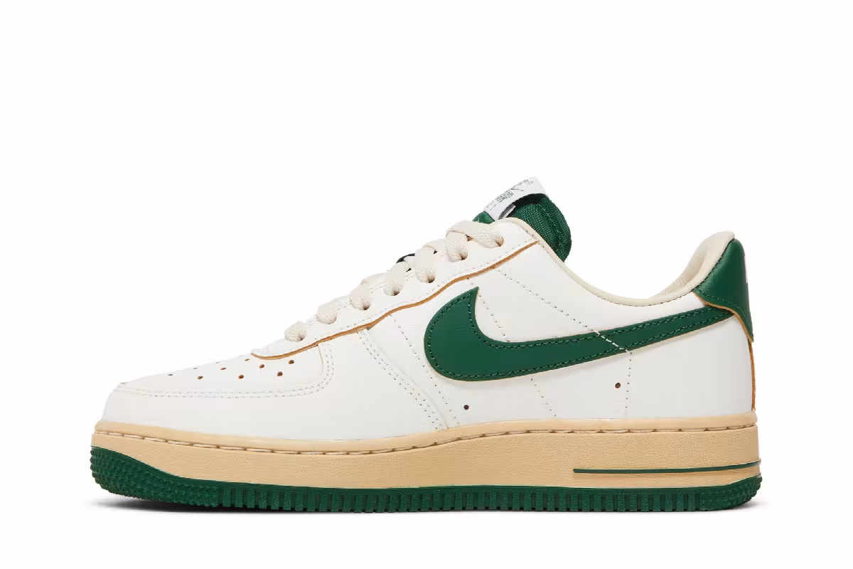 Nike Women's Air Force 1 Low Gorge Green, view 4