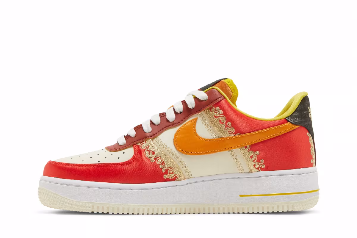 Nike Women's Air Force 1 Little Accra, view 4