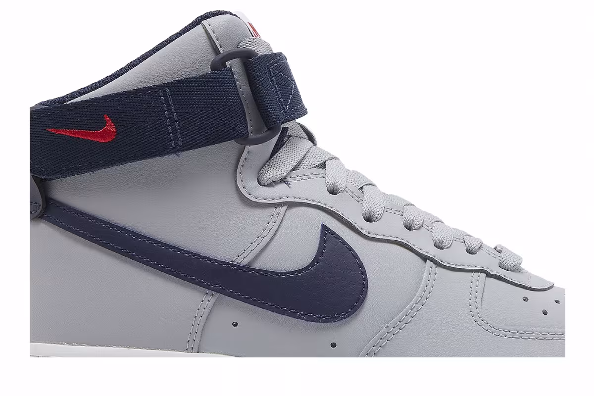 Nike Women's Air Force 1 High New England Patriots, view 3
