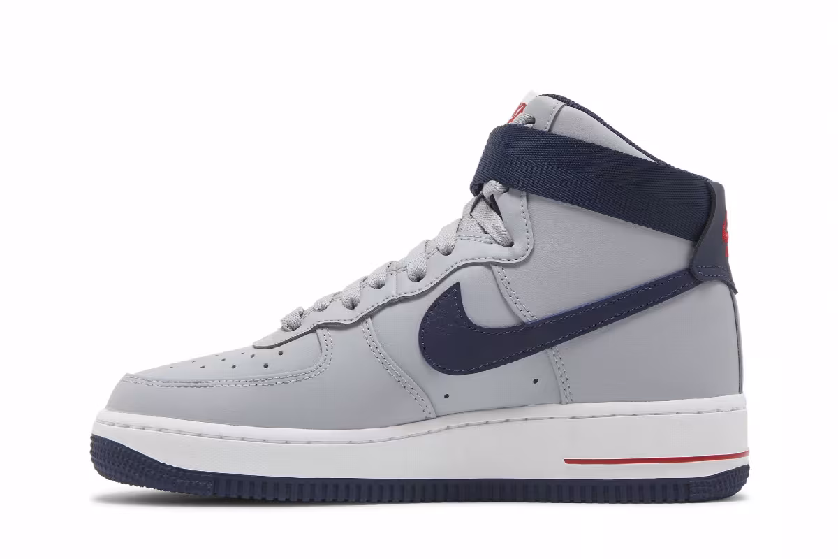 Nike Women's Air Force 1 High New England Patriots, view 4