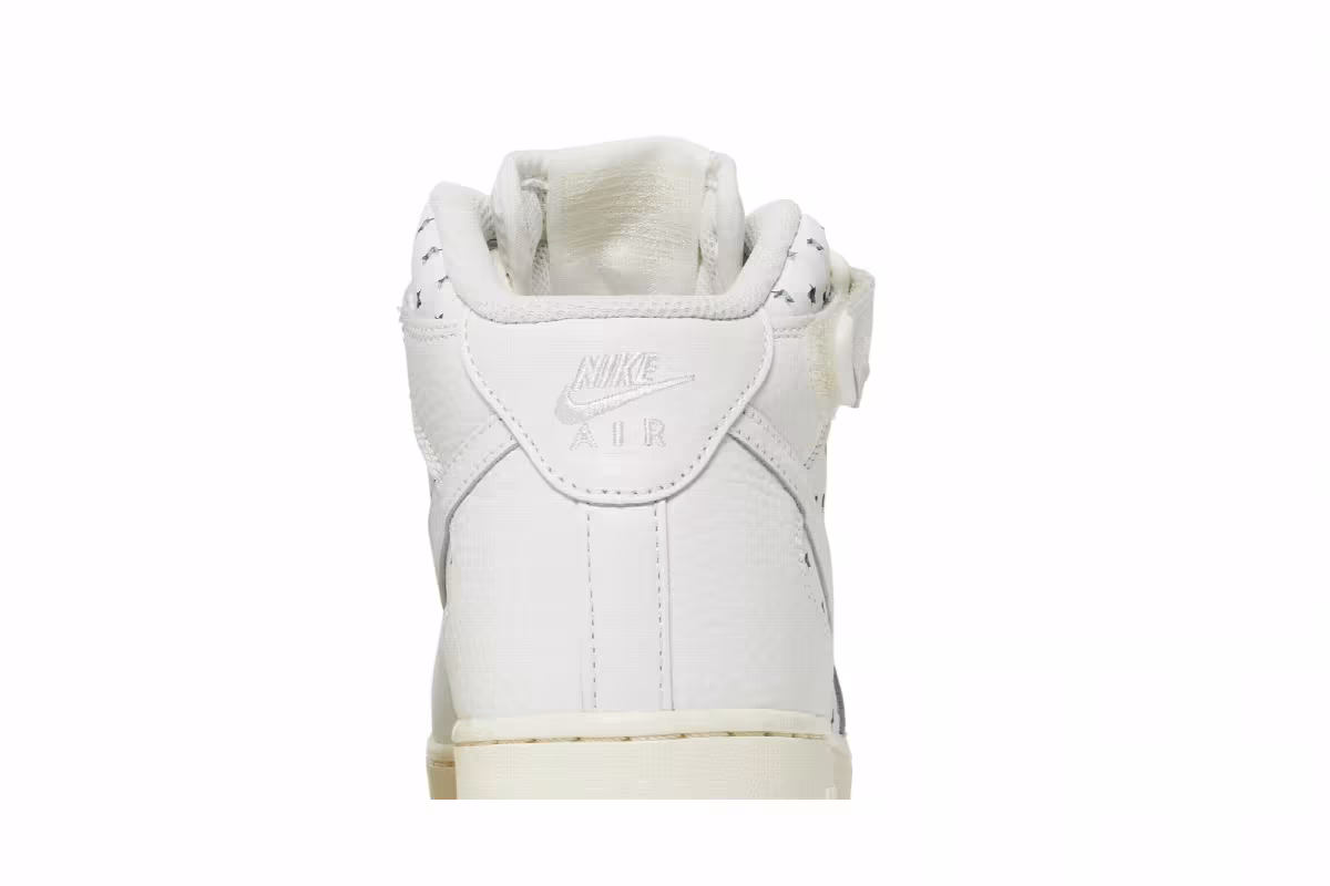 Nike Women's Air Force 1 Mid Cut Out Stars, view 8