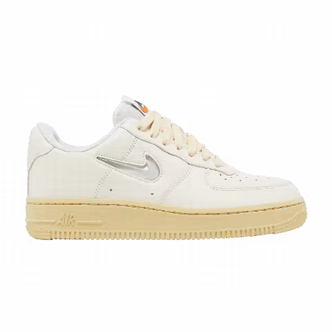 Nike Wmns Air Force 1 '07 LX 'Coconut Milk'