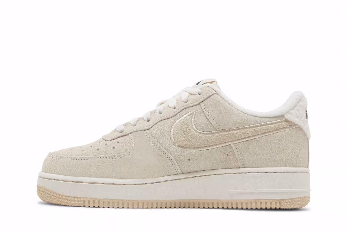 Nike Women's Air Force 1 Sanddrift Fleece, view 4