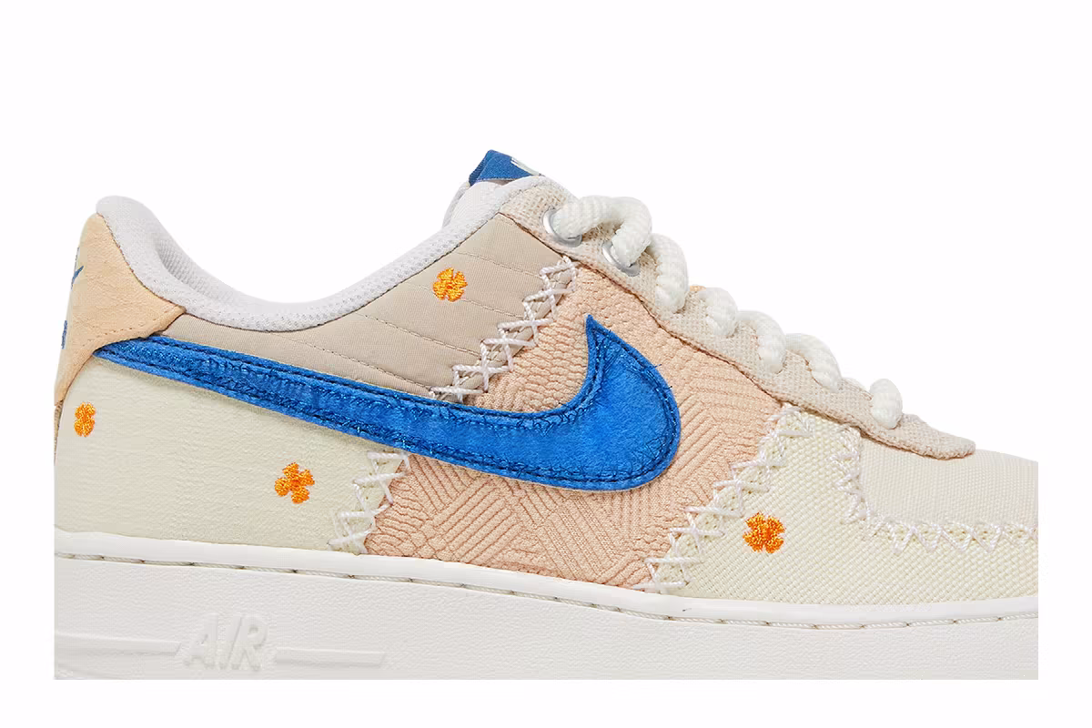 Nike Women's Air Force 1 LA Flea, view 3
