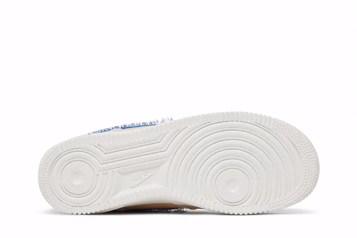 Nike Women's Air Force 1 LA Flea, view 5