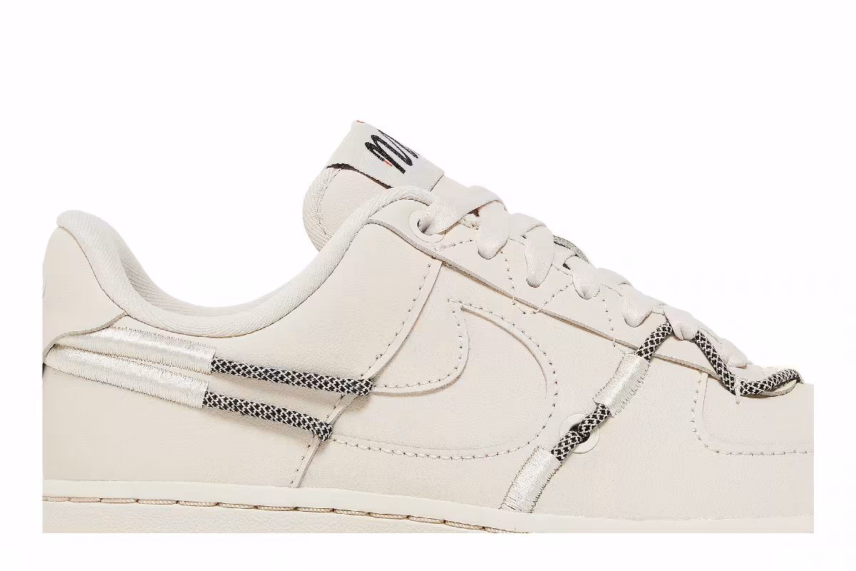 Nike Women's Air Force 1 Light Orewood Brown, view 3