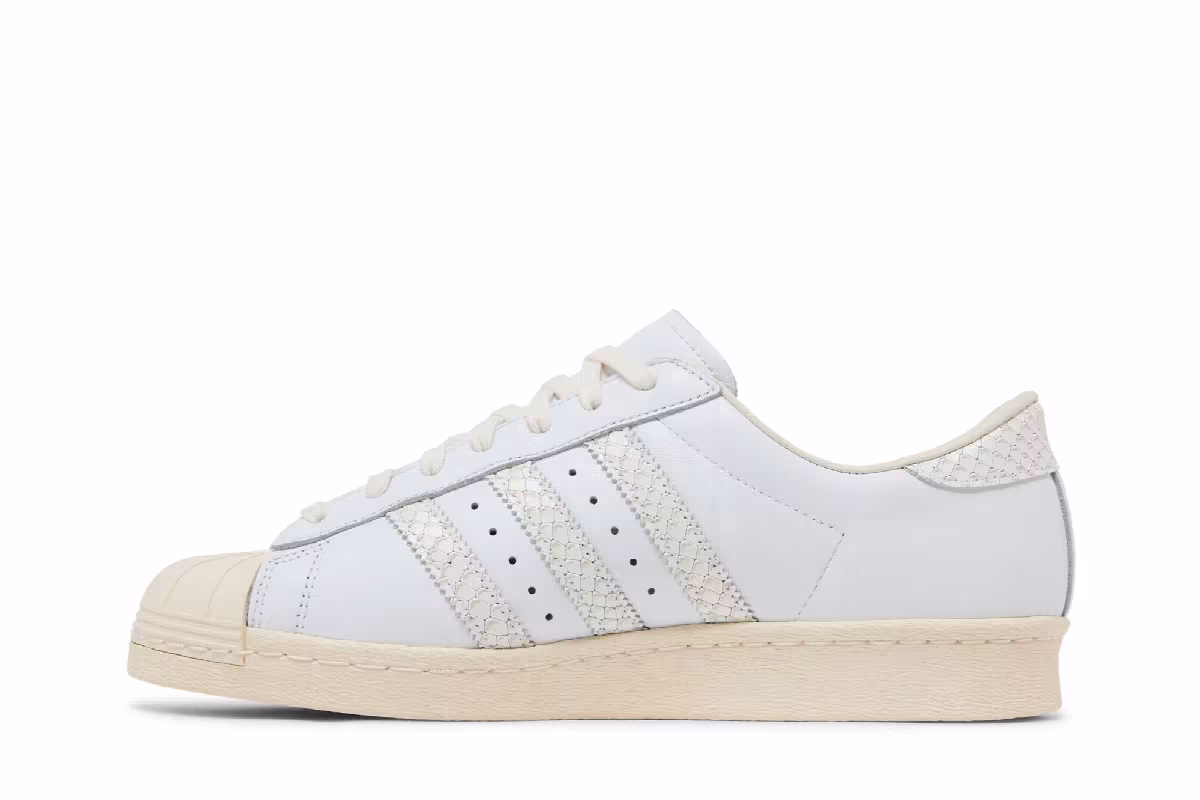 Undefeated x adidas Superstar 80 undefeated, view 4
