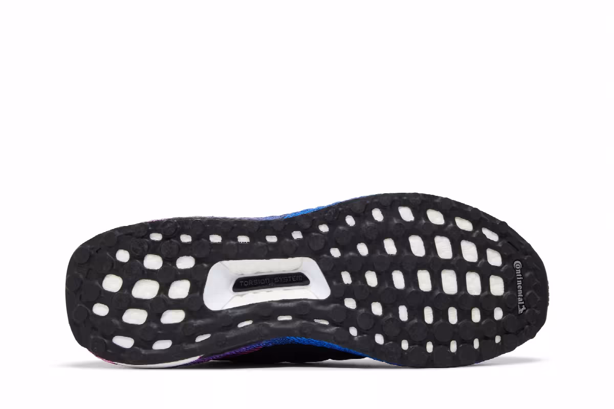 adidas UltraBoost DNA Black Gradient, view 5