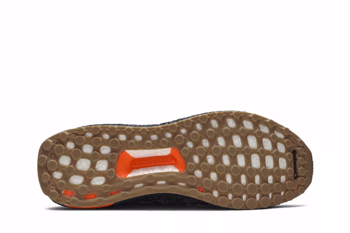 Action Bronson x adidas UltraBoost Realtree Camo, view 5