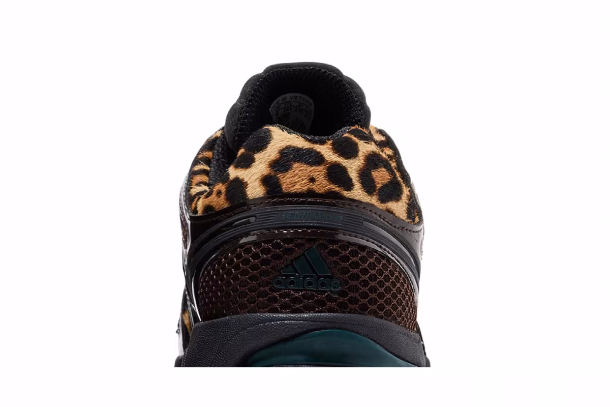 adidas Women's Adistar Control 5 Leopard Aurora Ivy Black, view 8