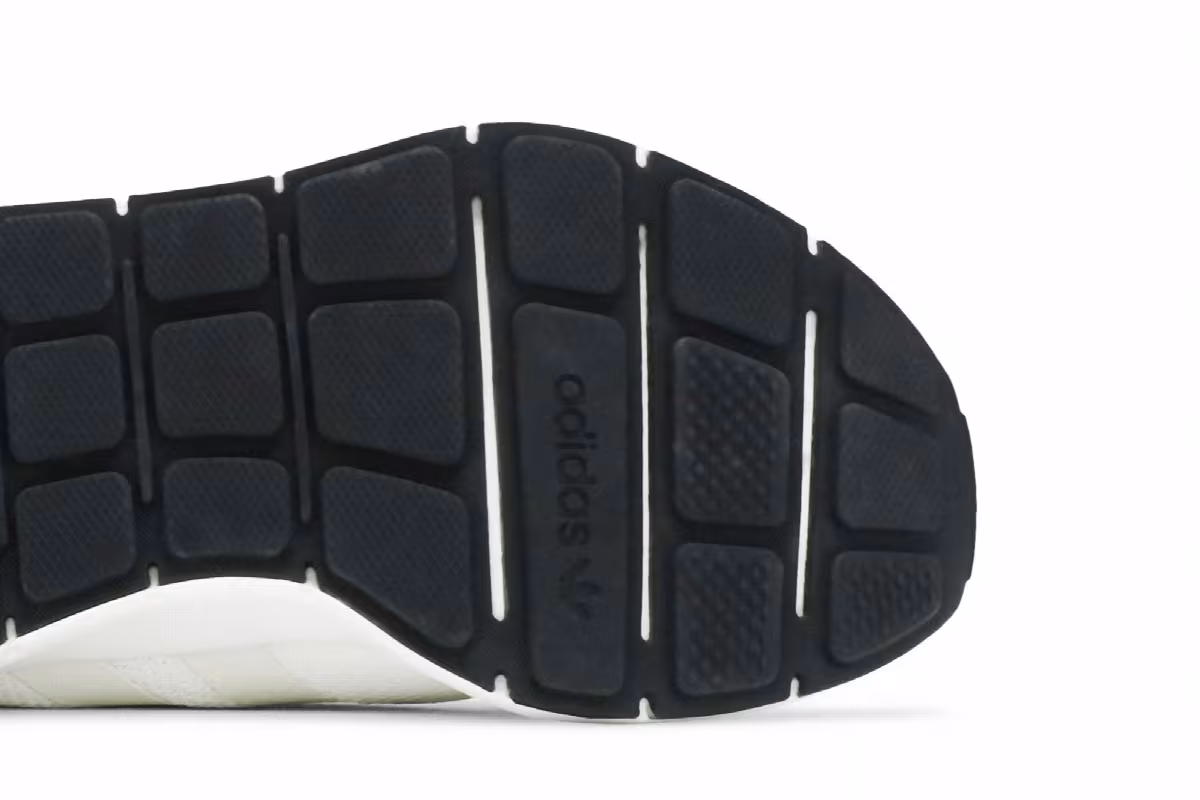 Adidas Swift Run J Crystal White, view 6