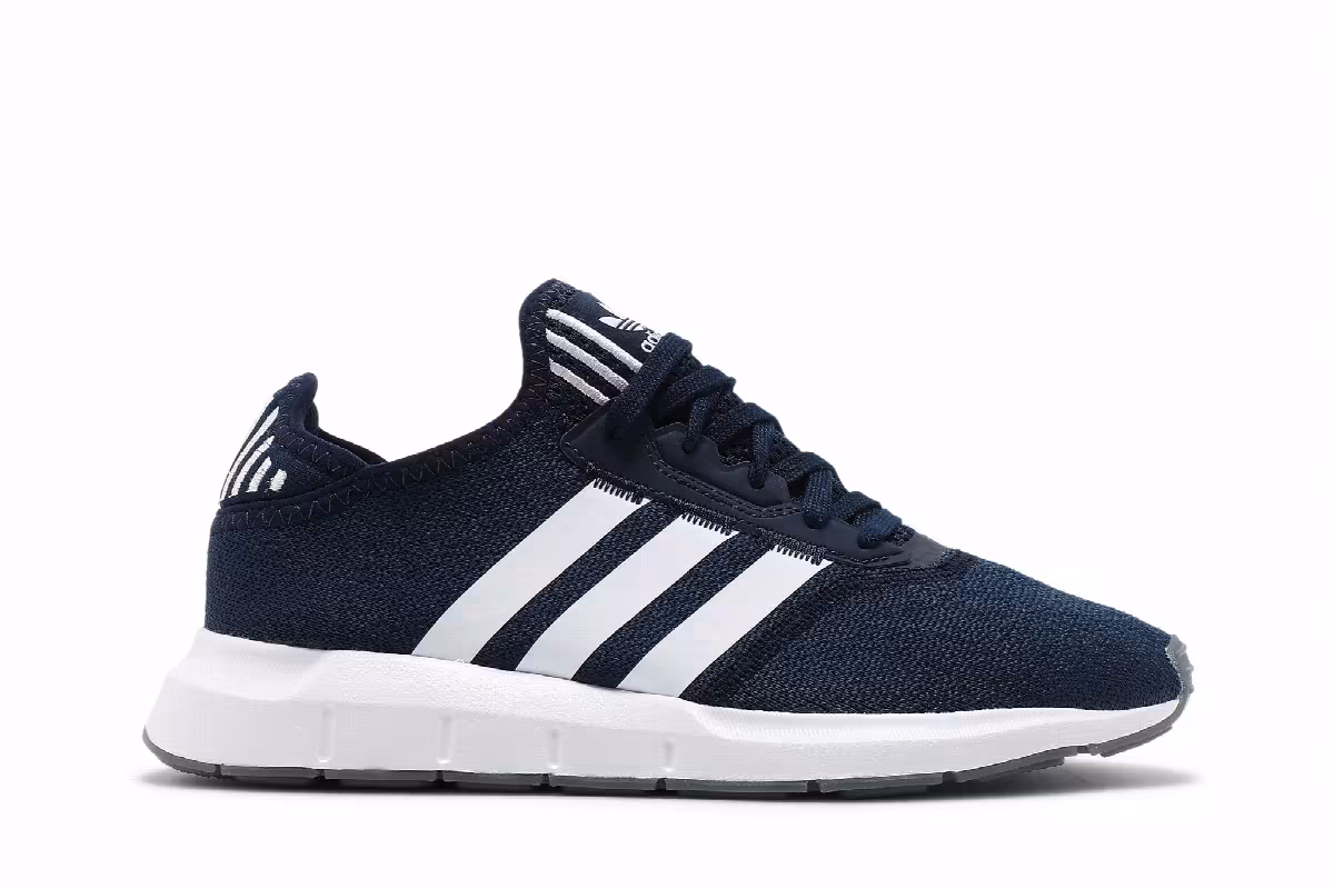 Adidas Women's Swift Run X Collegiate Navy, view 2