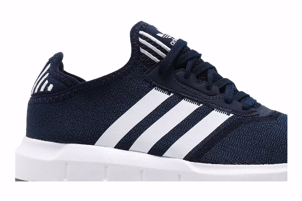 Adidas Women's Swift Run X Collegiate Navy, view 3