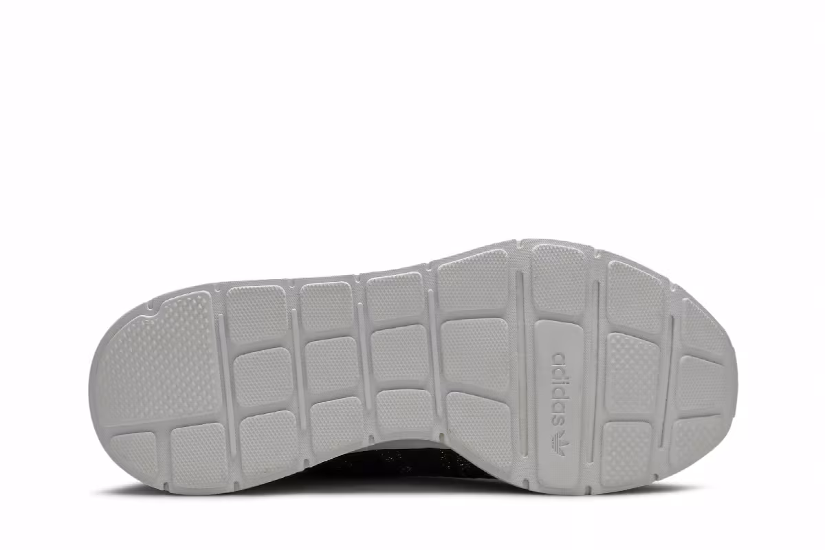 Adidas Women's Swift Run Core Black, view 5