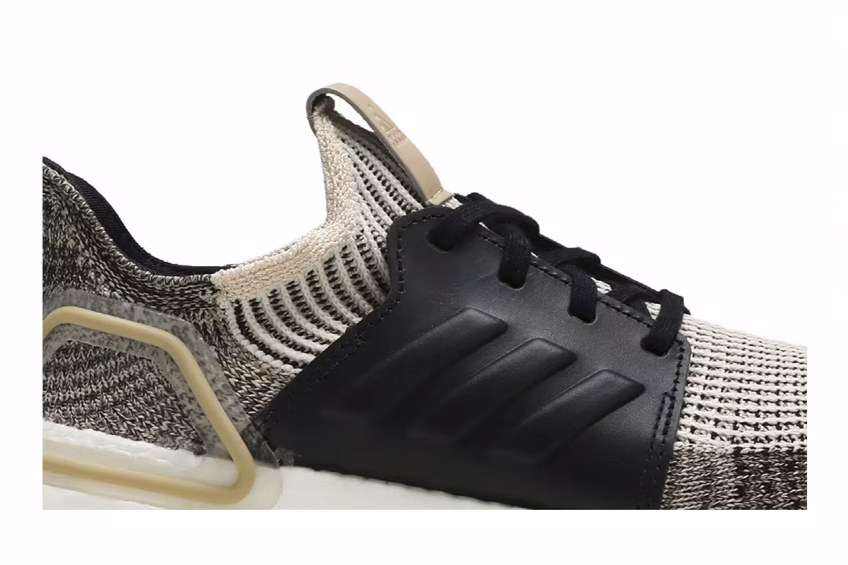 adidas UltraBoost 19 Linen Core Black, view 3