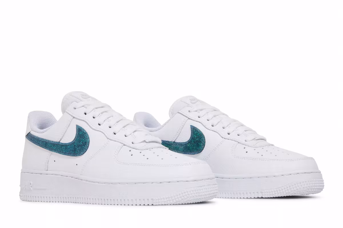 Nike Women's Air Force 1 Low Glitter Swoosh - Celery, view 9