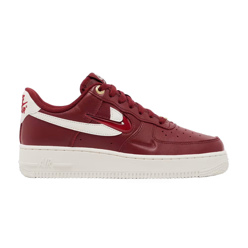 Nike Women's Air Force 1 History of Logos