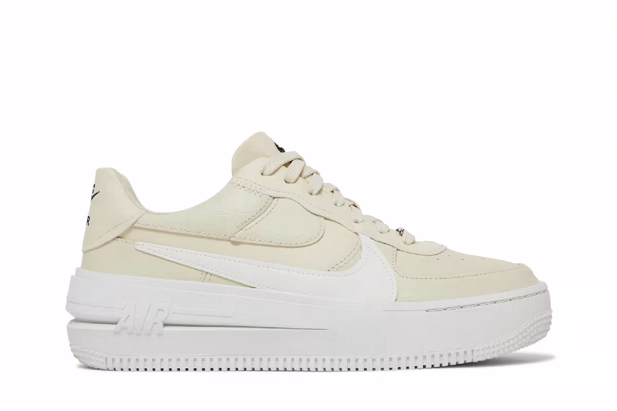 Nike Women's Air Force 1 PLT.AF.ORM Fossil, view 2